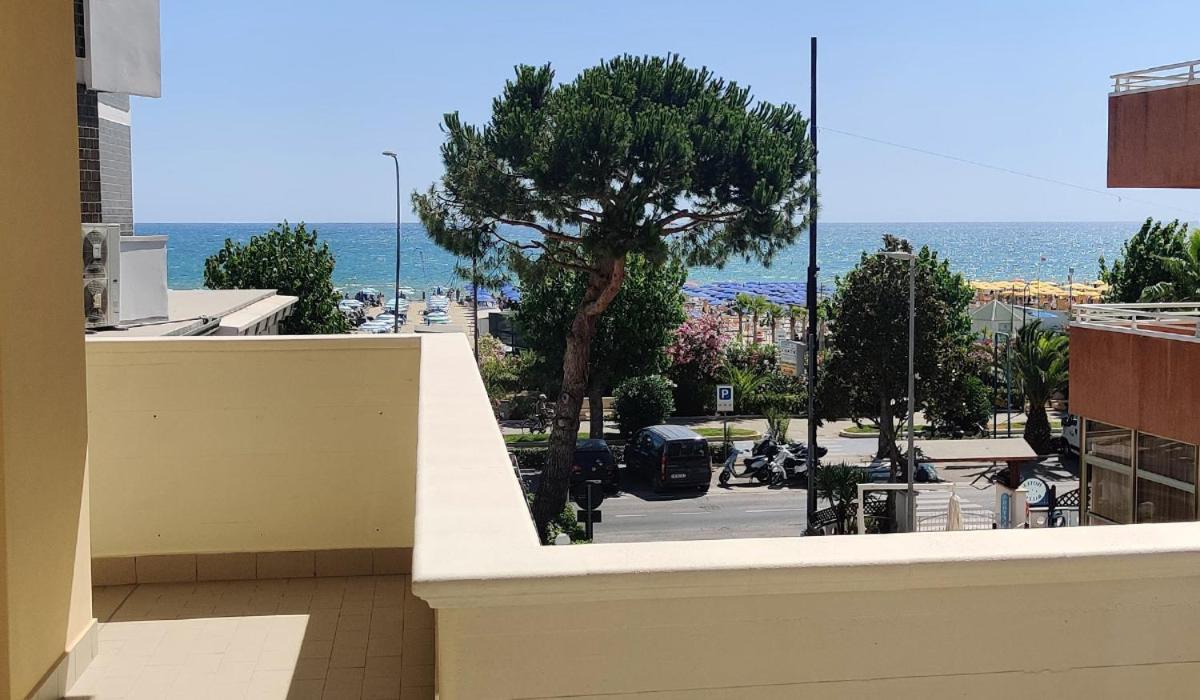 Residence Riviera Alba Adriatica Zewnętrze zdjęcie