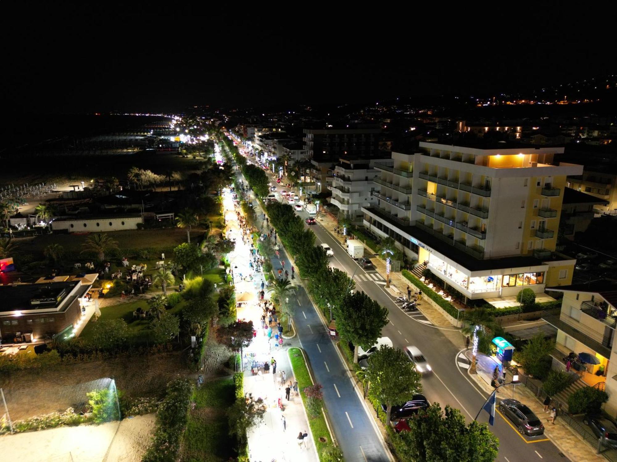 Residence Riviera Alba Adriatica Zewnętrze zdjęcie