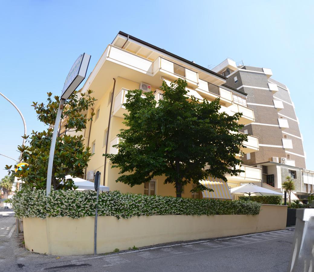 Residence Riviera Alba Adriatica Zewnętrze zdjęcie